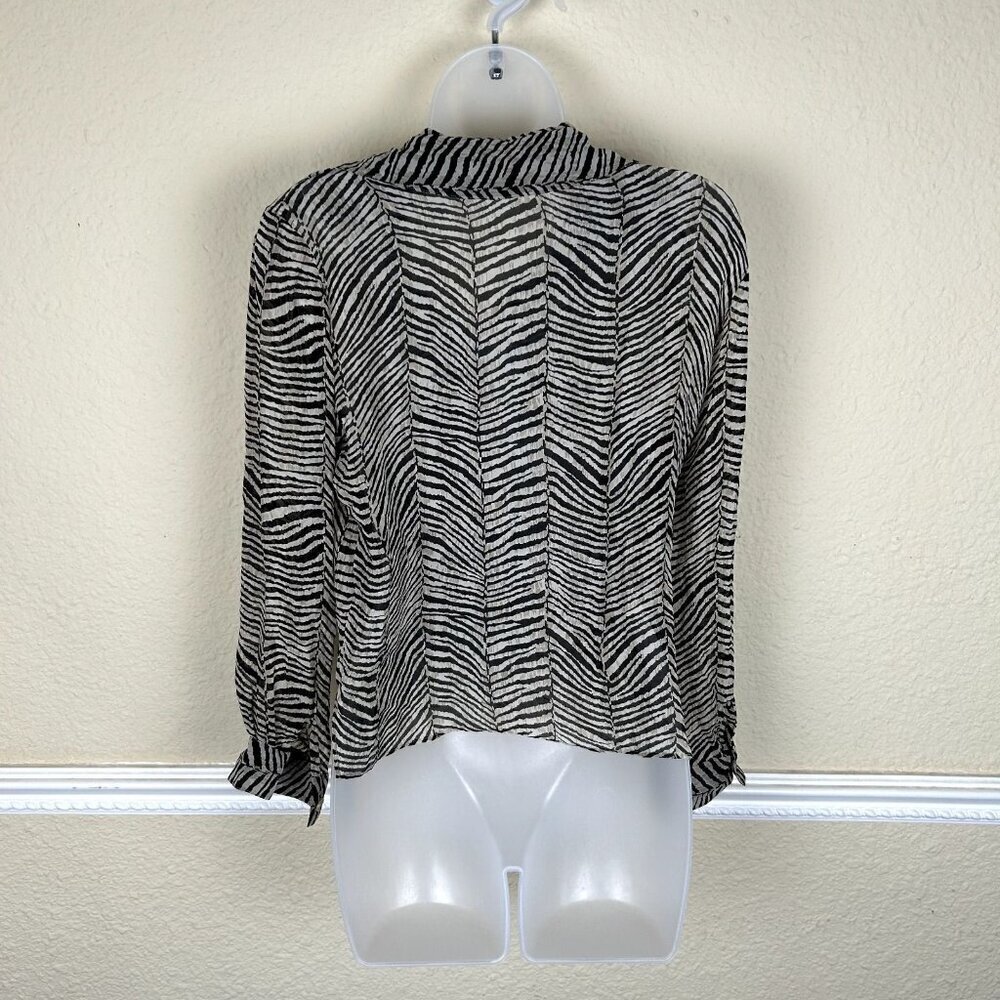 New York City Design Co. 100% Silk V-neck Button up Shirt Size M Artsy Animal - Picture 2 of 9